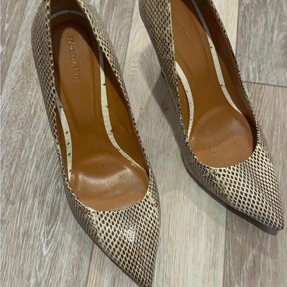 RACHEL Rachel Roy Beige Snakeskin Heels